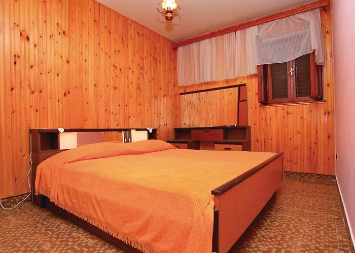 Holiday Home Prigradica Bb